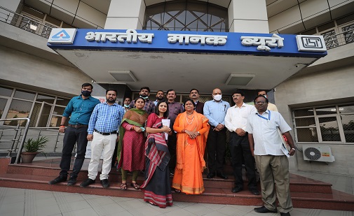 https://www.bis.gov.in/wp-content/uploads/2021/10/Group-Photo-with-Hon.-Sadhvi-Niranjan-Jyoti-at-BIS-JKBO.jpg