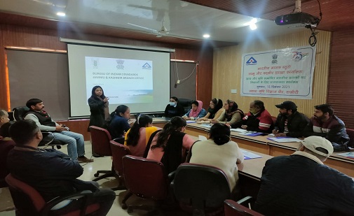 https://www.bis.gov.in/wp-content/uploads/2021/12/Smt.-Nisha-Bura-Giving-the-Presentation-to-the-Farmers-Scientist-of-KVK-Rajouri_Date-15-12-2021.jpeg