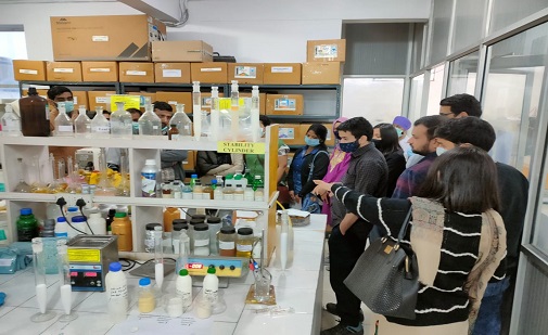 https://www.bis.gov.in/wp-content/uploads/2022/03/Indogulf-Cropsciences-Lab-Visit-Photos-of-SKUAST-Jammu-Students_3rd-March-2022.jpeg
