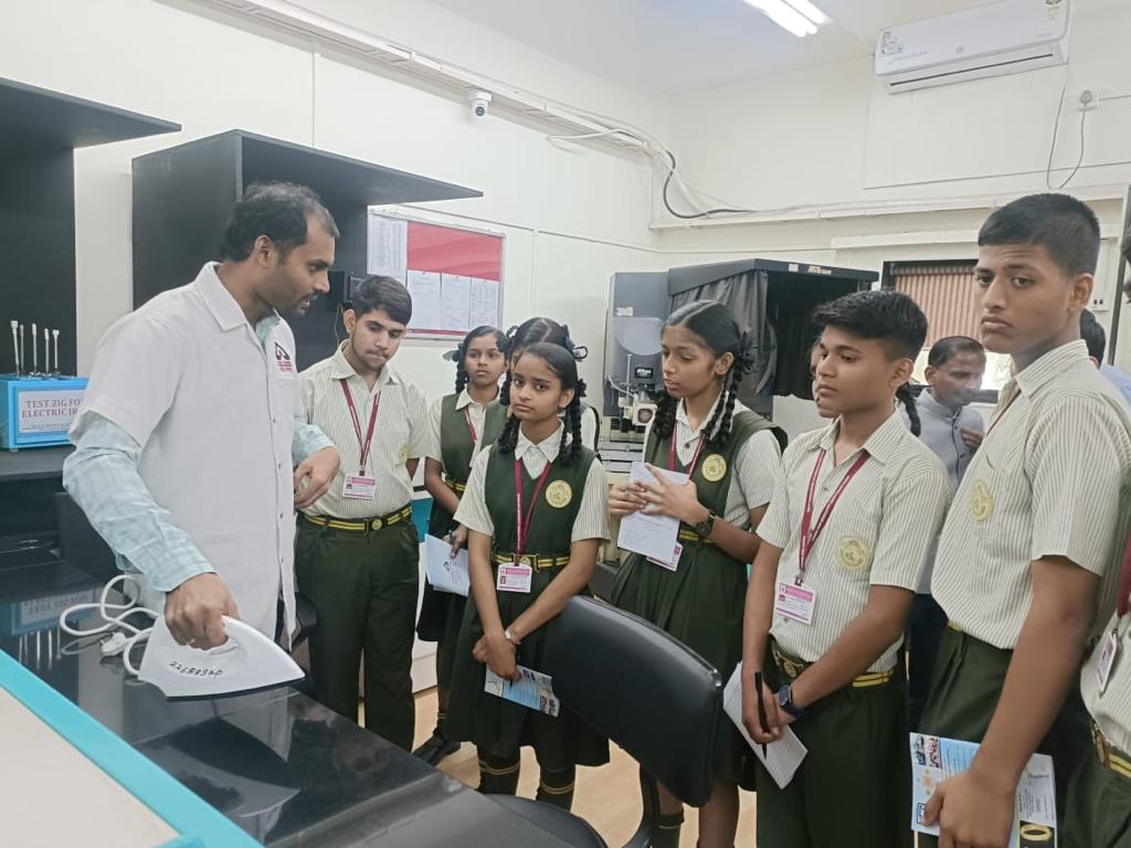 https://www.bis.gov.in/wp-content/uploads/2023/06/School-exposure-visit.jpeg