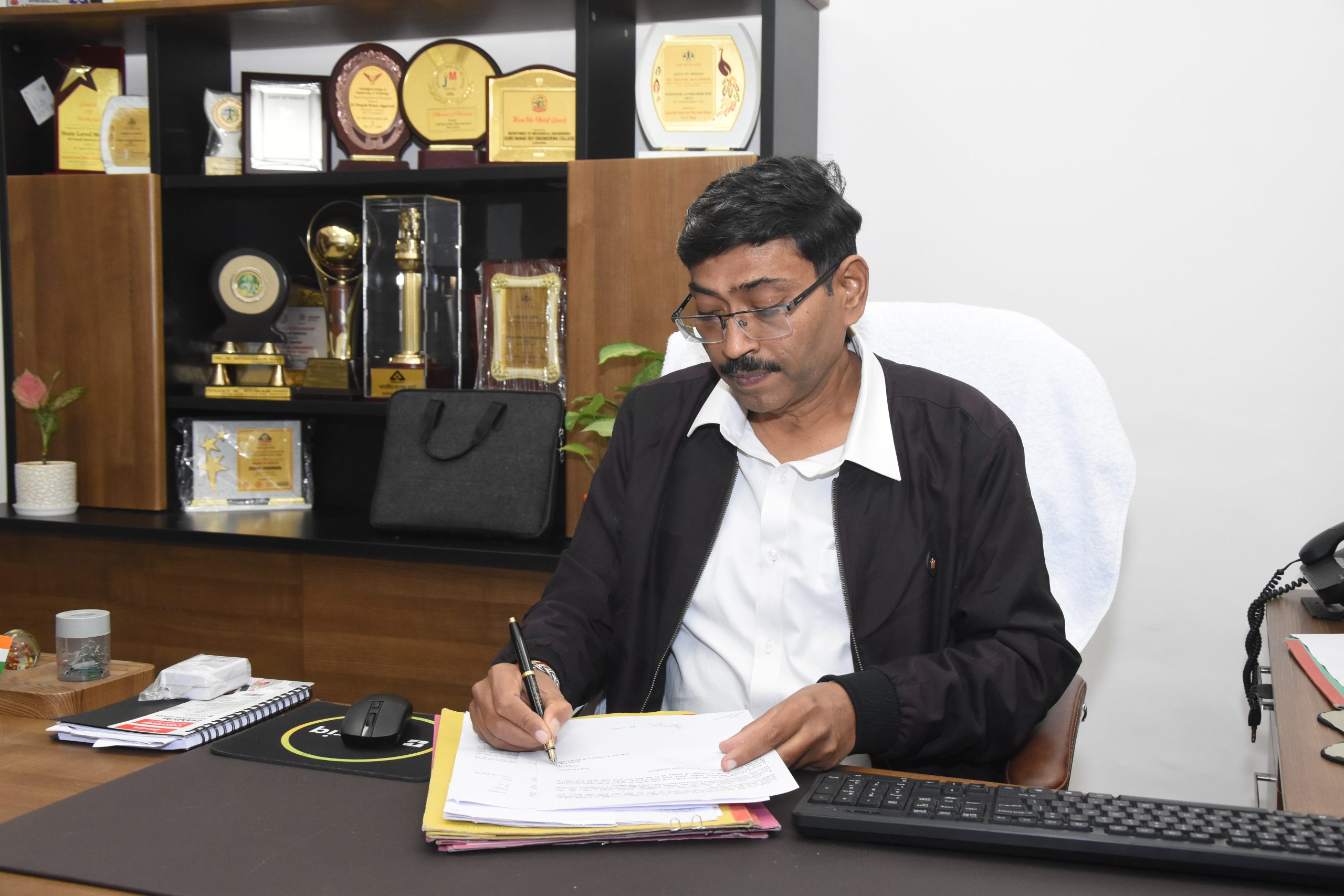 Shri. Vishal Tomer
